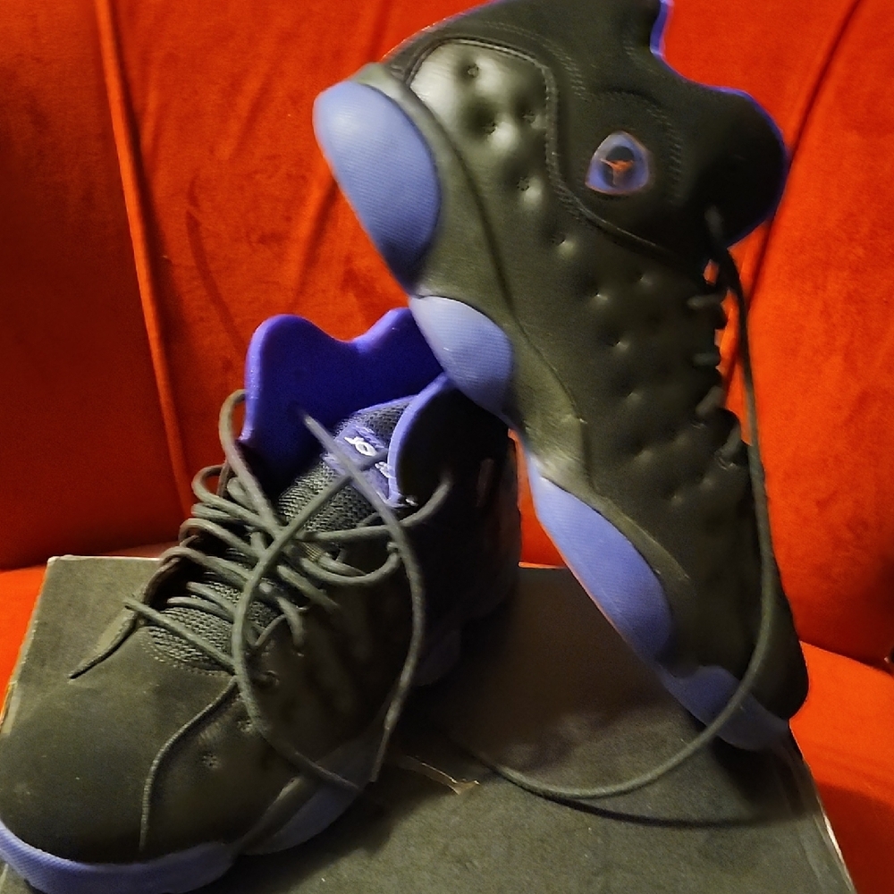 Black and Blue High-Top Athletic Shoes with Contoured Design